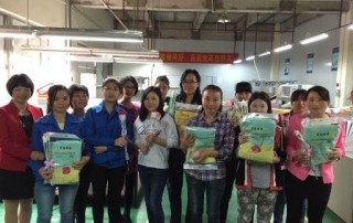 吴银芝厂长和HTL一线女同胞